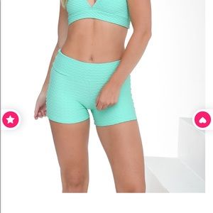 Croco Skin Booty Shorts Vitamin Sea

ISO